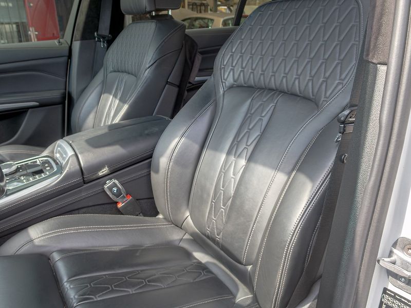 BMW X7 (2019) ČR 3.0i 250KW 7sed – INDIVIDUÁ - fotka 14 z 49