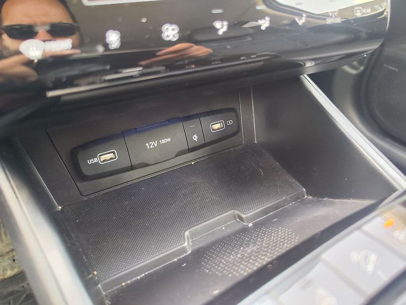 Hyundai Tucson 1.6 T-GDi/169kW HEV Style 4x4 - fotka 29 z 46