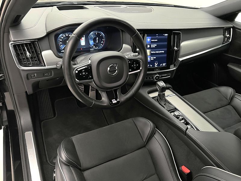 Volvo S90 D5 AWD R-DESIGN AUT - fotka 3 z 41