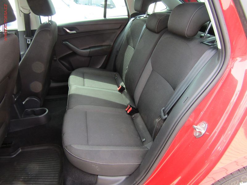 Škoda Rapid (2015) 1.4TDI, ČR, Xenon, AC, temp - fotka 10 z 23