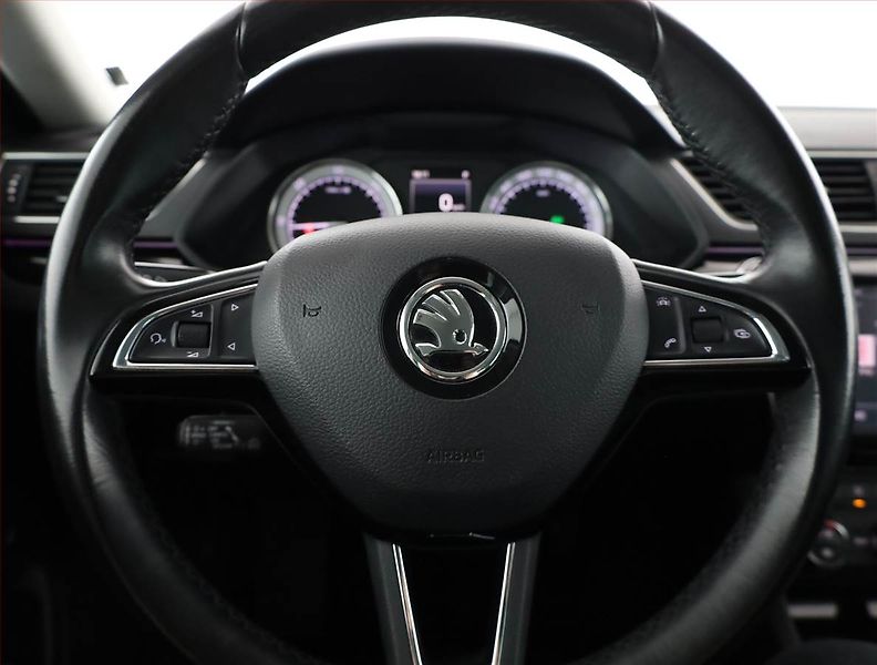 Škoda Superb (2017) 2.0 TDI, 4X4, Automat - fotka 8 z 20