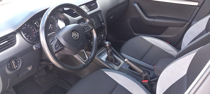 Škoda Octavia Ambition 2.0 TDI/110 kW  - fotka 11 z 29