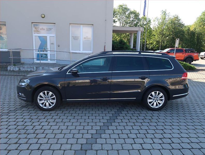 Volkswagen Passat (2011) 1.4 TSI, Serv.kniha - fotka 3 z 16