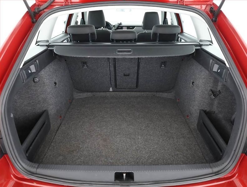 Škoda Octavia (2015) 2.0 TDI, Tempomat - fotka 18 z 19