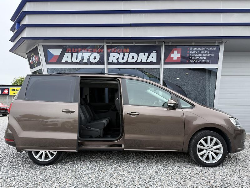 Volkswagen Sharan 2,0 TDI Panorama Automat DSG - fotka 10 z 41