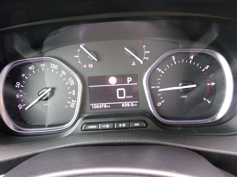 Citroën SpaceTourer (2017) 2.0HDi130kW AUTOMAT 2xKOLA 8M  - fotka 14 z 26