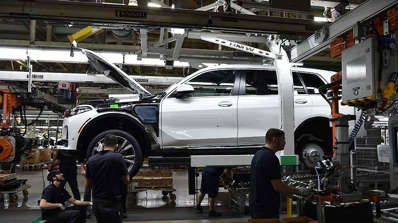 Záběry z výroby prototypů nového BMW X7.