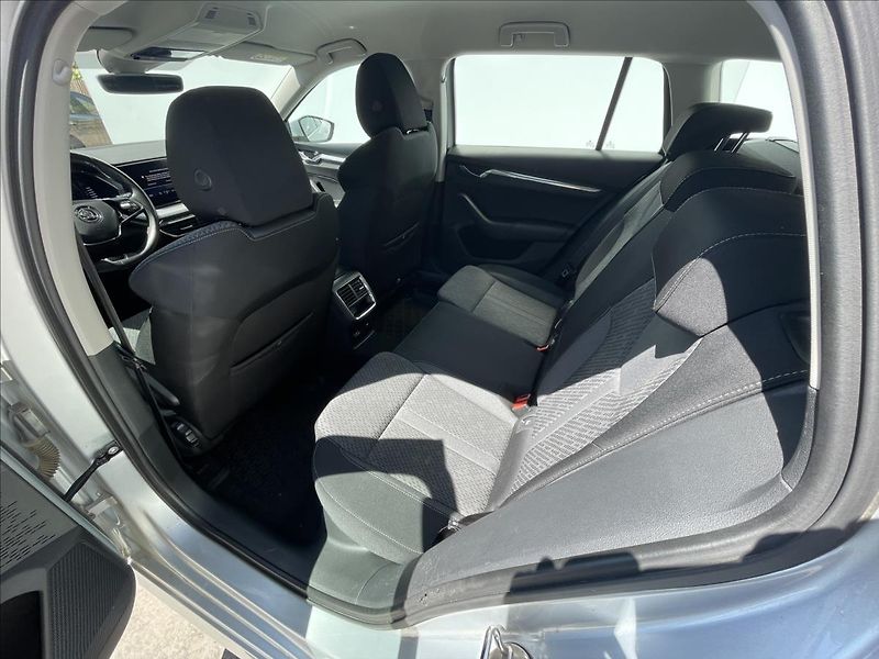 Škoda Octavia 2,0 TDI Combi Style Plus TAŽNÉ - fotka 7 z 22