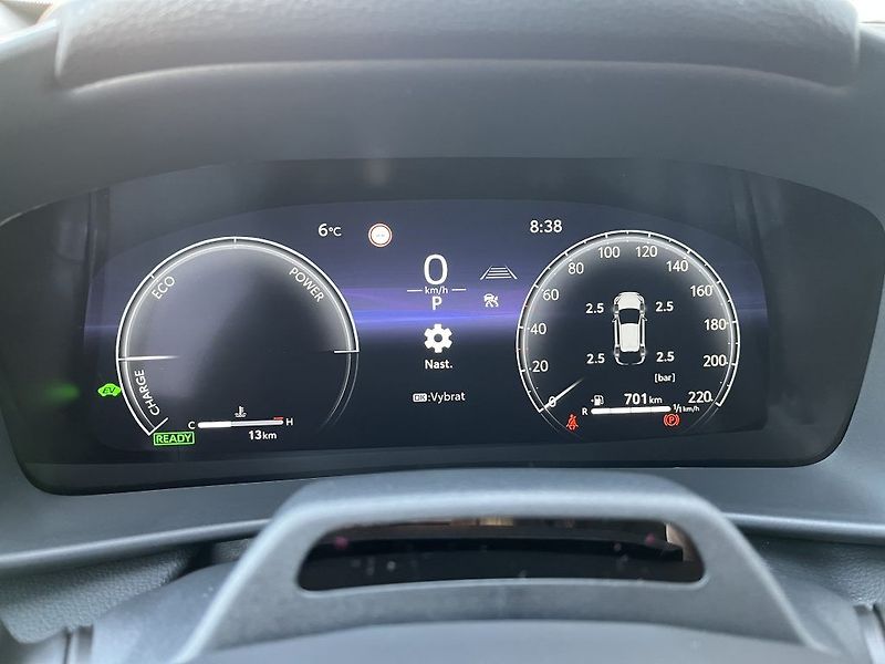 Toyota C-HR 1,8 HEV Style - fotka 18 z 27