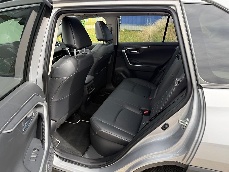 Toyota RAV4 2.5 HSD e-CVT AWD Executive Sk - fotka 24 z 30