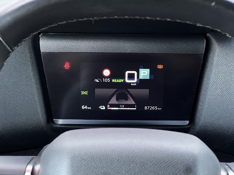 Citroën ë-C4 100kW 50kWh Feel 1.Maj DPH - fotka 9 z 23