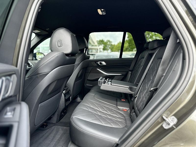 BMW X5 xDrive30d M-Sport DAProf. Inno - fotka 17 z 21