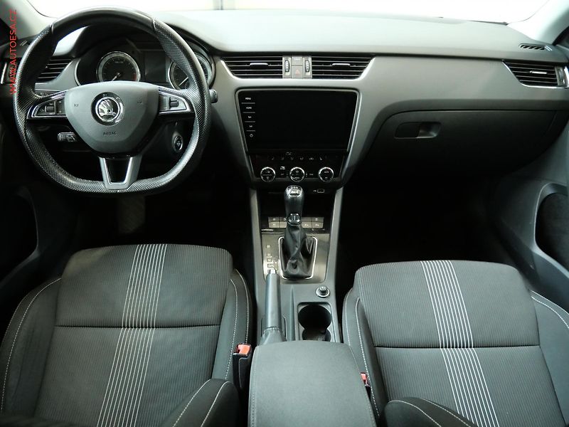Škoda Octavia (2018) 2.0TDI 4x4, Style, DSG, LED - fotka 8 z 22