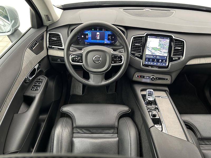 Volvo XC90 2.0  B5 4x4 Plus - fotka 15 z 29