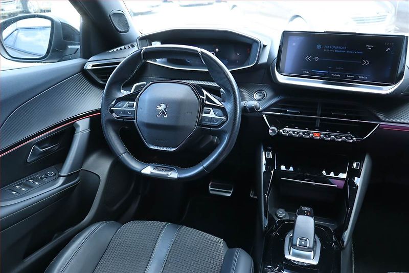 Peugeot 2008 (2021) GT Line 1.5 BlueHDi, Automat - fotka 7 z 26