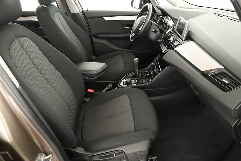 BMW Řada 2 (2020) 218i Gran Tourer, Serv.kniha - fotka 7 z 15
