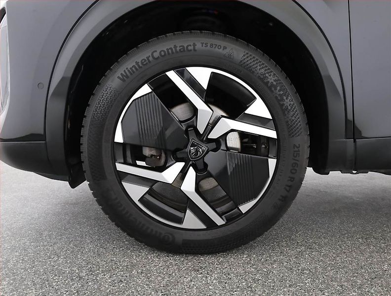Peugeot 2008 (2024) 1.2 PureTech, 360°KAMERA - fotka 16 z 16
