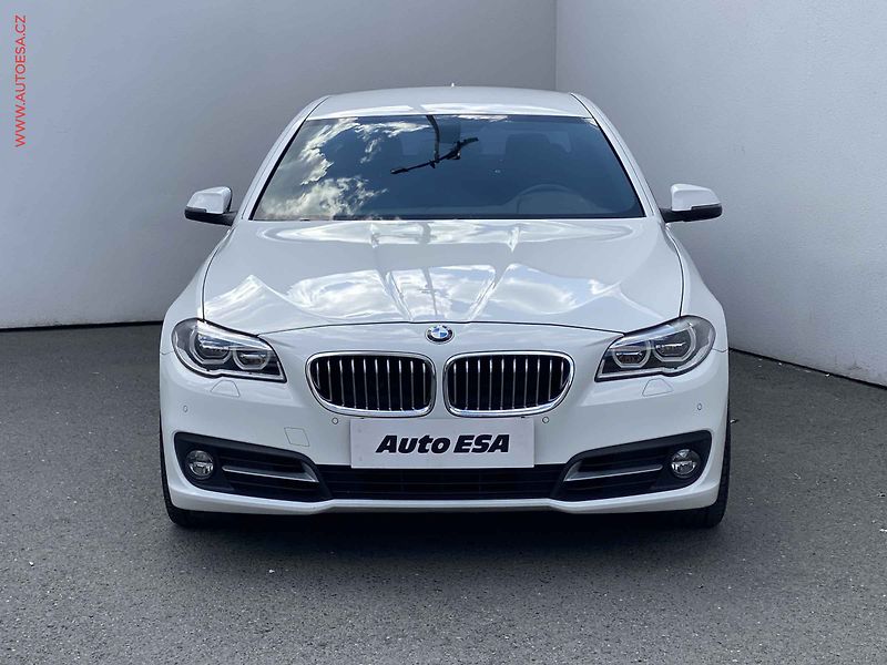 BMW Řada 5 (2013) 2.0d xDrive, ČR, AT, LED - fotka 2 z 19