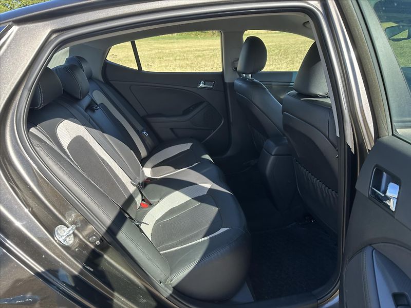 Kia Optima 1,7 CRDi 100kW Exclusive CZ - fotka 13 z 31