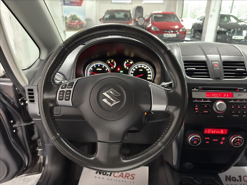 Suzuki SX4 1,6   VVT SPORT-LINE KEYLESS - fotka 9 z 35