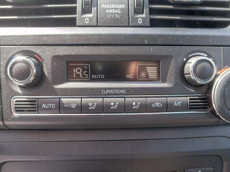Škoda Roomster (2014) 1.6TDI NOIRE – BLACK - fotka 23 z 43