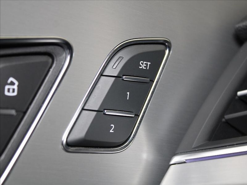 Audi Q7 3,0 TDi 200kW S-line 7-míst ČR - fotka 21 z 29