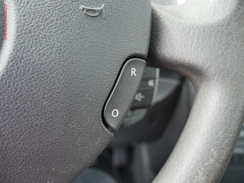 Renault Clio (2011) 1.2i, AC, temp - fotka 13 z 18