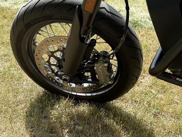 Ducati Scrambler Urban Motard (2022) ve výborném stavu, s brašnami - fotka 6 z 10