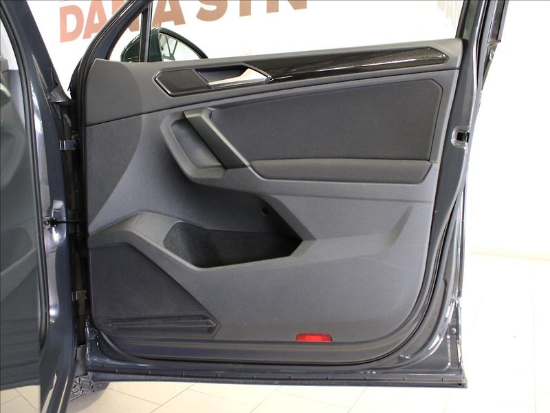 Volkswagen Tiguan 2,0 TSI 132KW DSG 1.majitel - fotka 11 z 40
