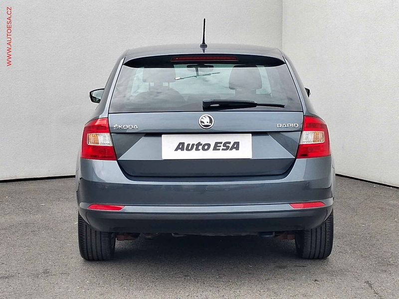 Škoda Rapid (2016) 1.2 TSi, Joy, xenon, navi - fotka 5 z 18