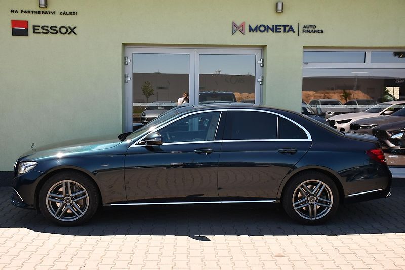 Mercedes-Benz Třídy E 350d - fotka 12 z 42
