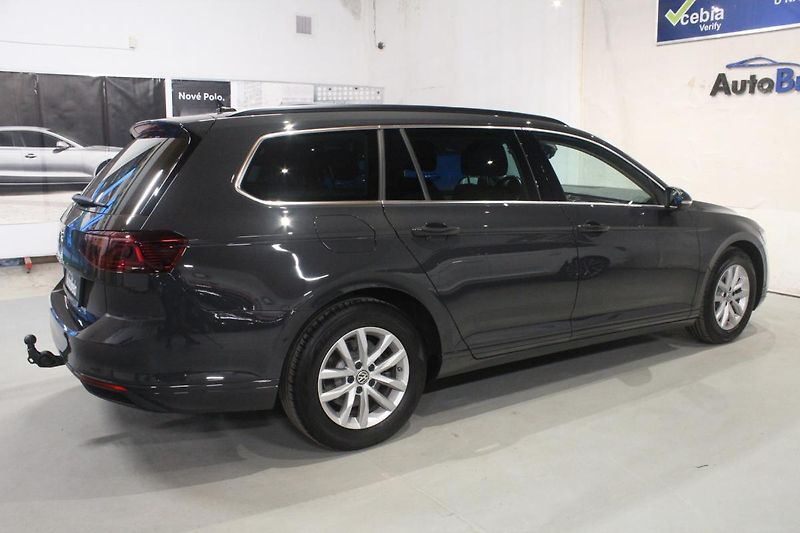 Volkswagen Passat (2020) 2.0TDI DSG Display Matrix - fotka 15 z 38