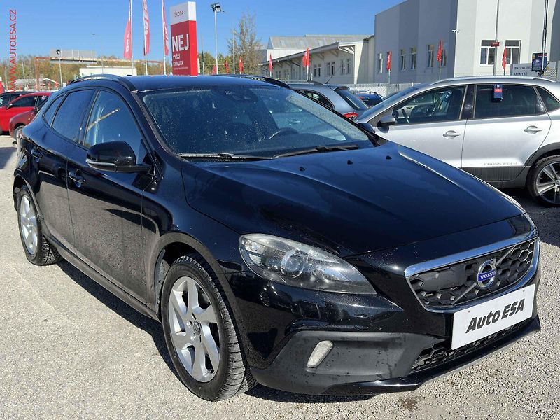 Volvo V40 (2016) 2.0 D3, 2.maj, AT, výhřev - fotografie inzerátu