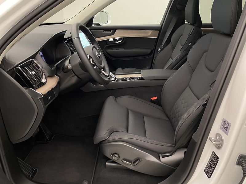 Volvo XC90 B5 AWD BRIGHT PLUS AUT CZ 7m - fotka 3 z 56