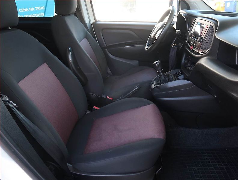 Fiat Dobló (2017) Maxi 1.6 MultiJet, 5Míst, ČR - fotka 9 z 15