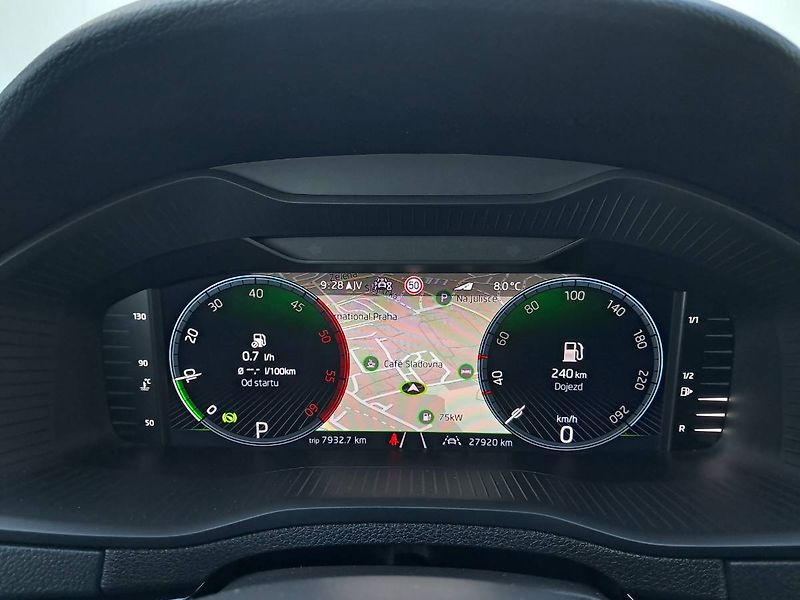 Škoda Karoq (2024) Top Selection 2.0 TDI / 110 kW - fotka 9 z 31