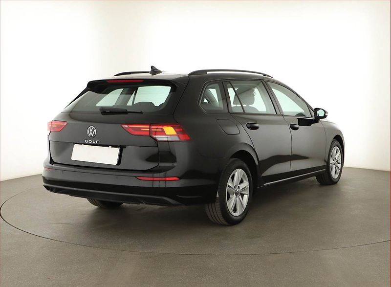 Volkswagen Golf (2023) Life 2.0 TDI, Automat - fotka 5 z 20