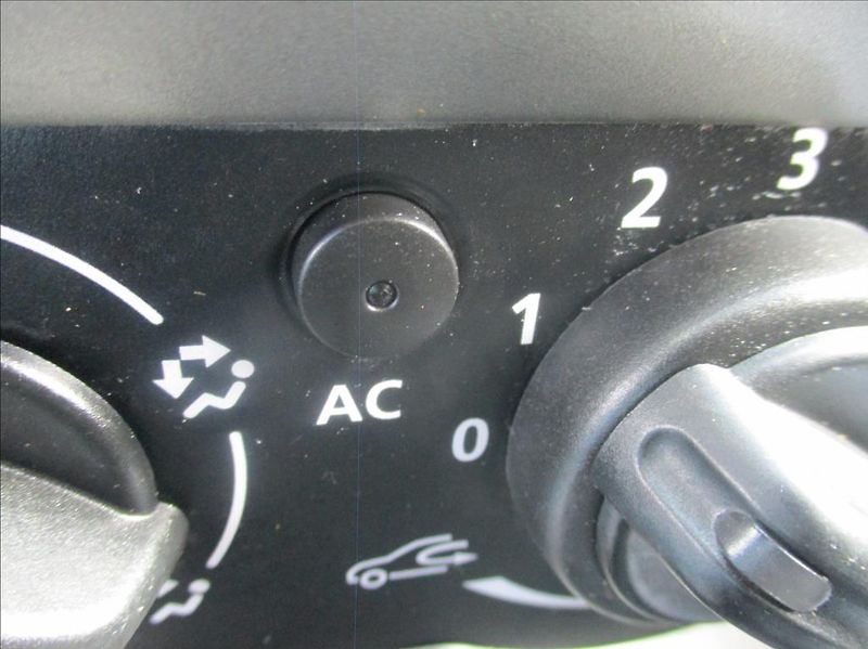 Dacia Duster 1,5 DCi, klima,serviska,tažné, - fotka 23 z 33