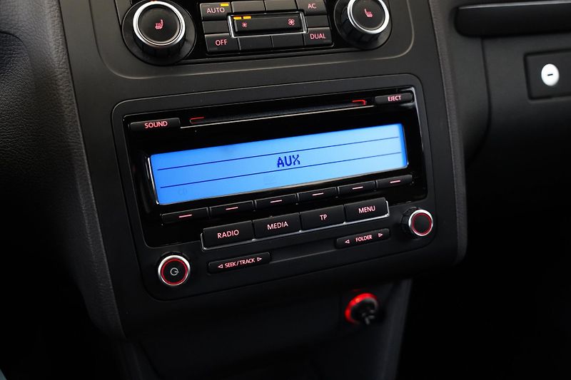 Volkswagen Touran - fotka 19 z 24