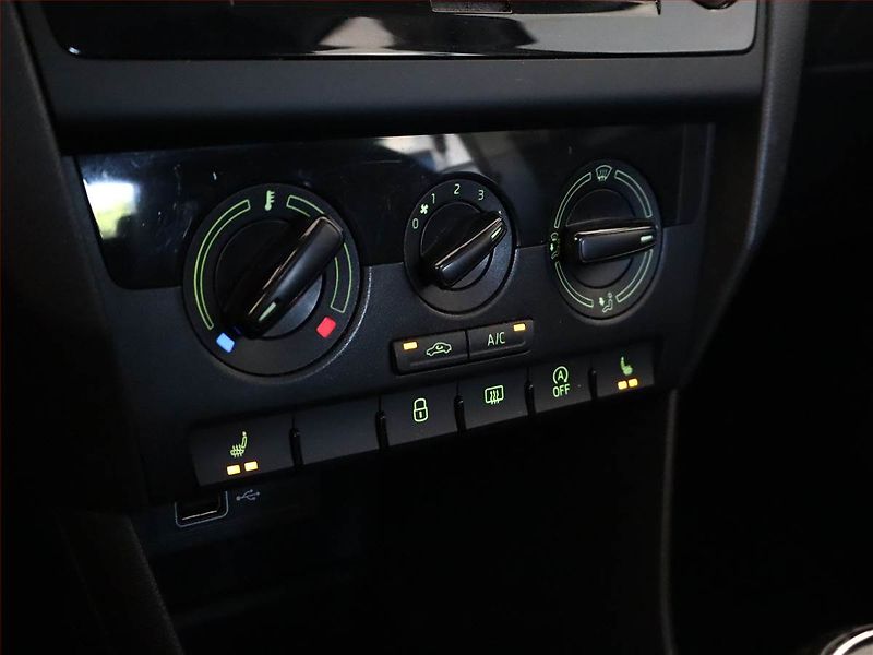 Škoda Rapid (2018) 1.0 TSI, Park. senzory - fotka 11 z 12