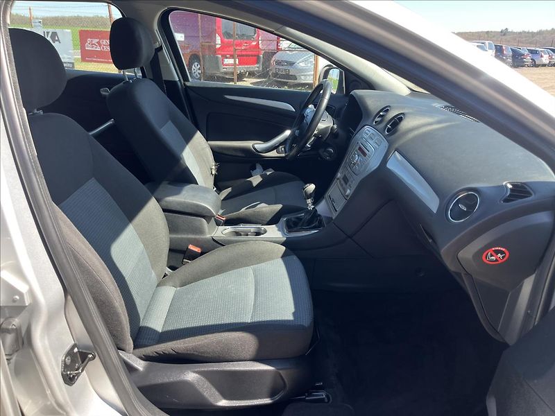 Ford Mondeo 2,0 TDCi KLIMA SERVIS ROZVODY - fotka 11 z 29