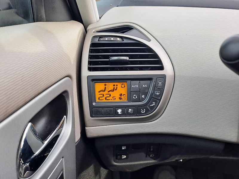 Citroën C4 Picasso (2012) 1.6 HDi SERVISKA - fotka 22 z 26