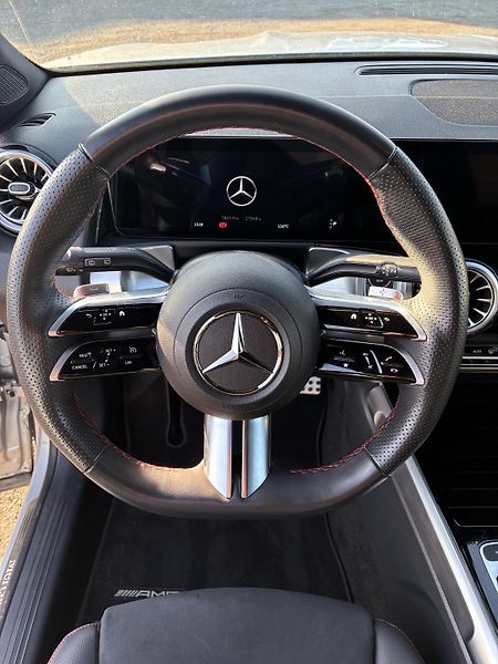 Mercedes-Benz GLB (2024) 200d 4MATIC - fotka 10 z 14