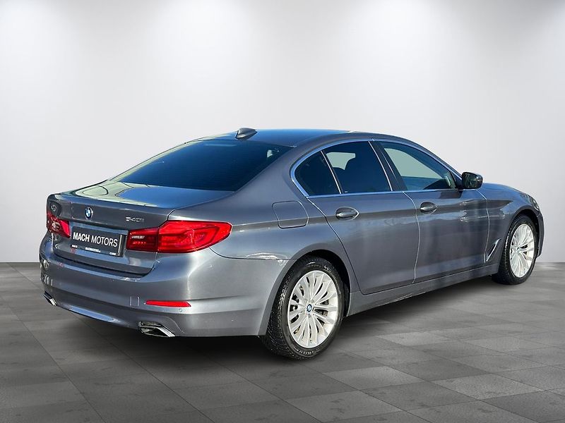 BMW Řada 5 540i xDrive SportLine 69000KM - fotka 3 z 20