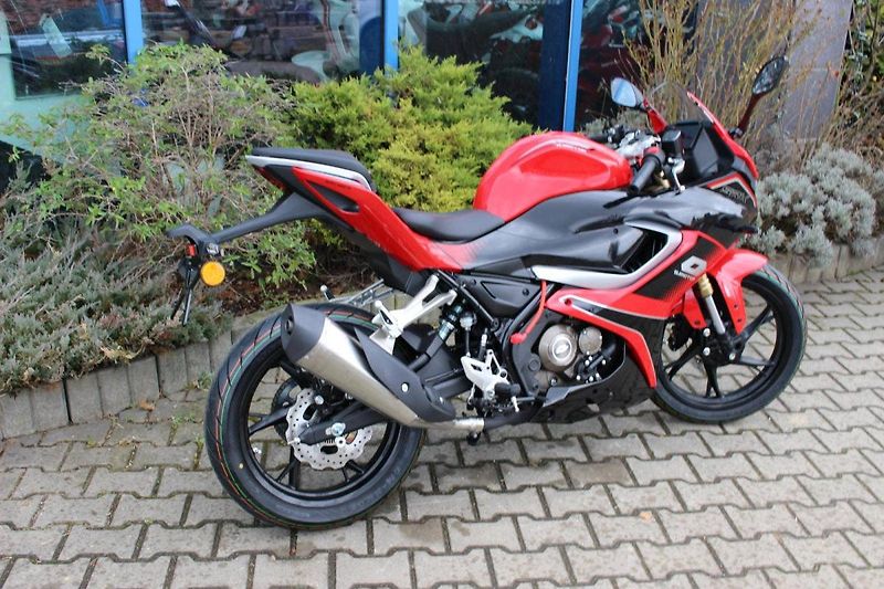 QJ Motor SRK 125 R (2025) NOVINKA 2025 SKLADEM - fotka 4 z 8