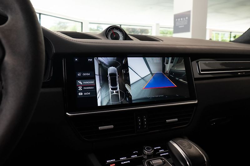 Porsche Cayenne Turbo Coupe Approved/Ceramic/B - fotka 14 z 22