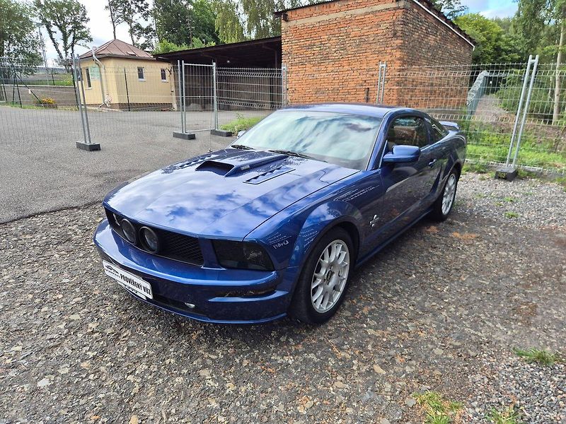 Ford Mustang GT 4.6 V8 - fotka 3 z 24