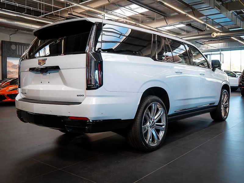 Cadillac Escalade (2026) 6.2 ESV Sport Platinum 2026 - fotka 8 z 50