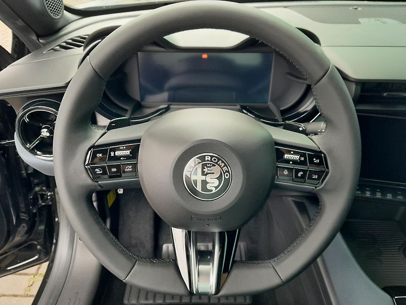 Alfa Romeo Junior (2026)  1,2 T 145 PS automat - fotka 21 z 27