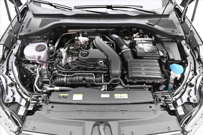 Škoda Superb 1,5 TSI 110kW DSG Selection Zá - fotka 9 z 33